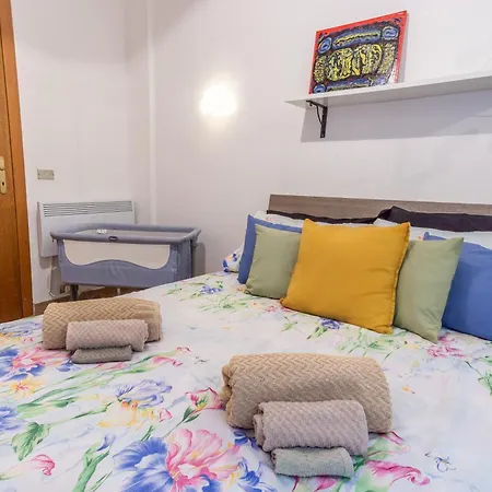 아파트 Casa A Due Passi Stazione E Centro *